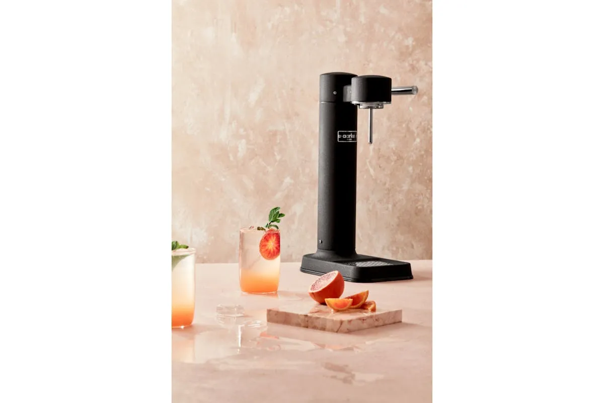 Aarke Carbonator 3 Sparkling Water Maker & CO2 Cylinder | Matte Black